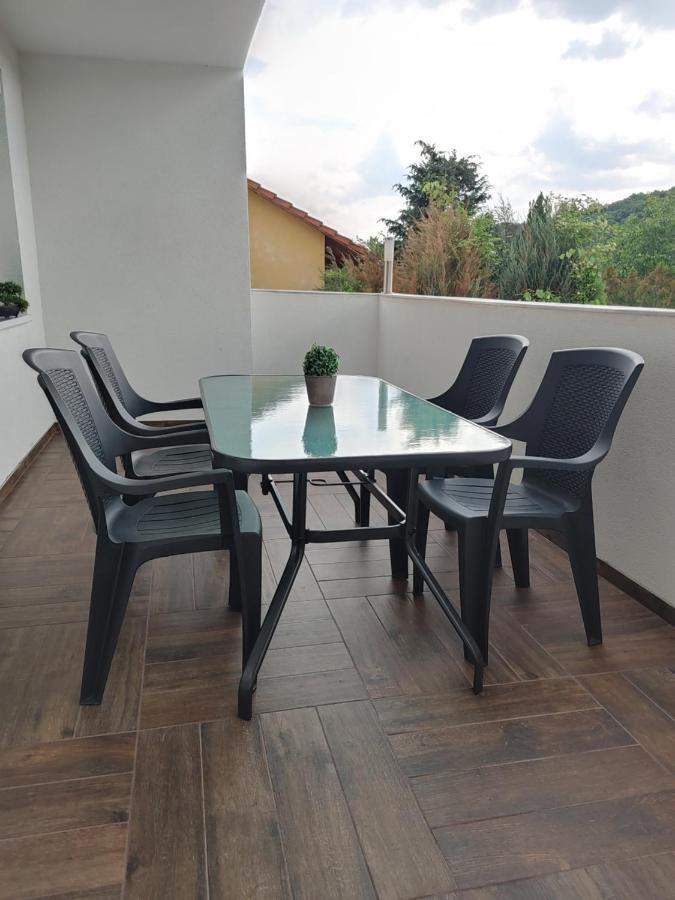 Fiesta Apartman Miskolc Exterior photo