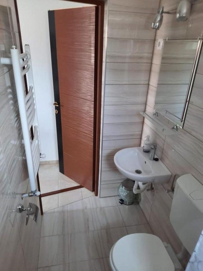 Fiesta Apartman Miskolc Exterior photo