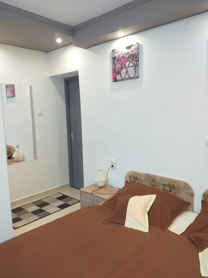 Fiesta Apartman Miskolc Exterior photo
